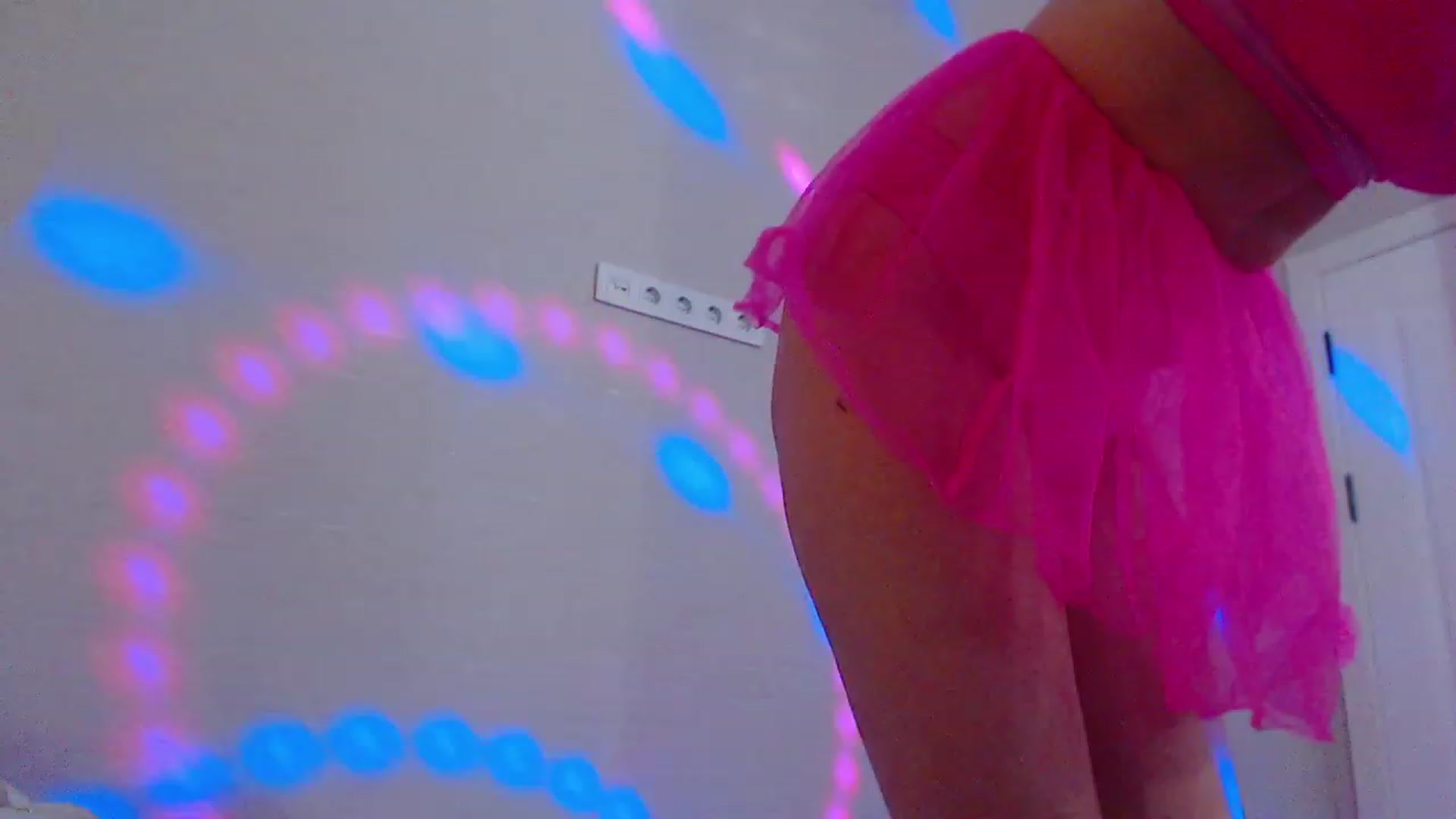 Gallery image thumbnail from MiraKyong's myfreecams stream on, 03/11/2024, 04:05 image 16 of 20