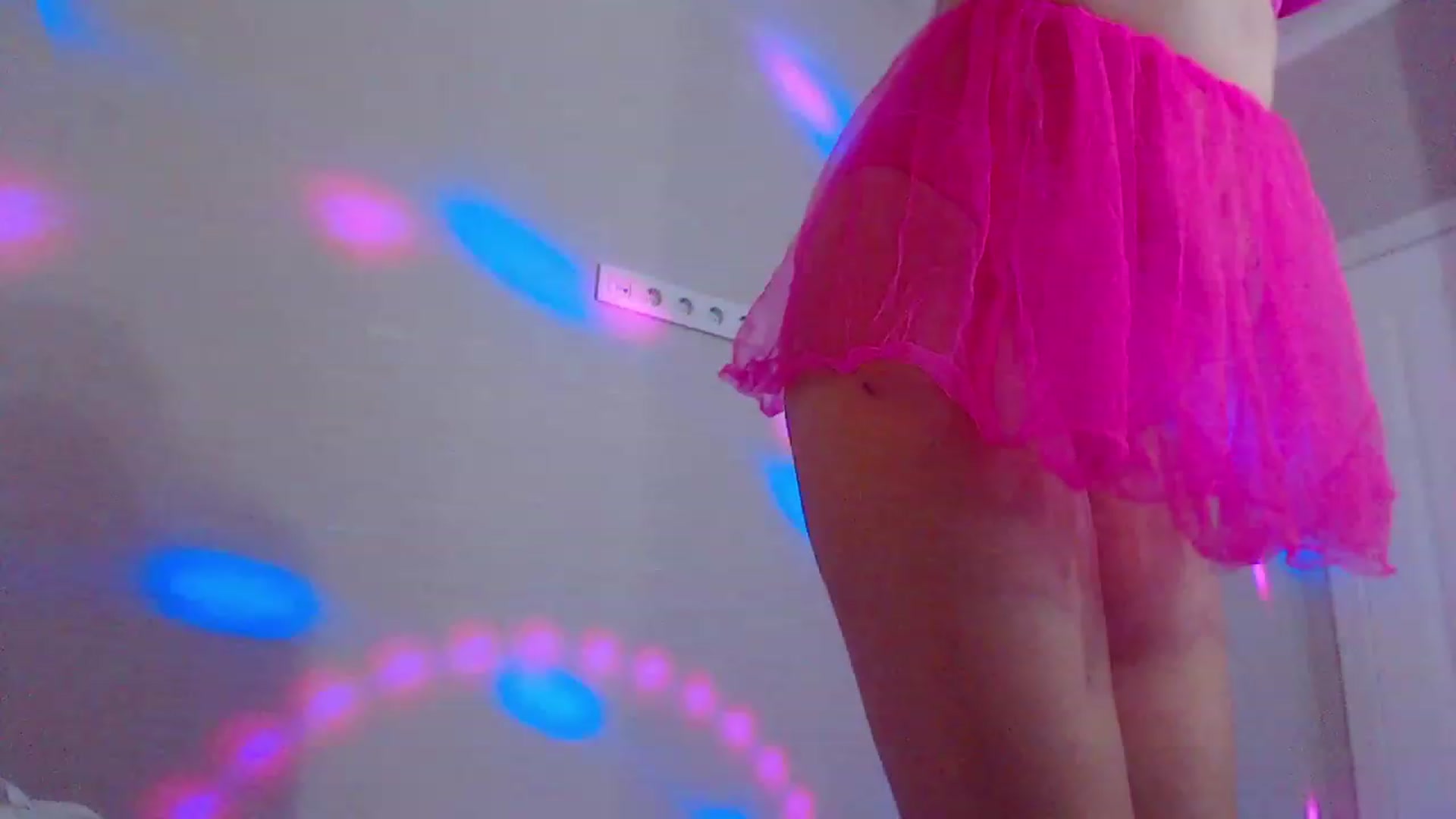 Gallery image thumbnail from MiraKyong's myfreecams stream on, 03/11/2024, 04:05 image 18 of 20