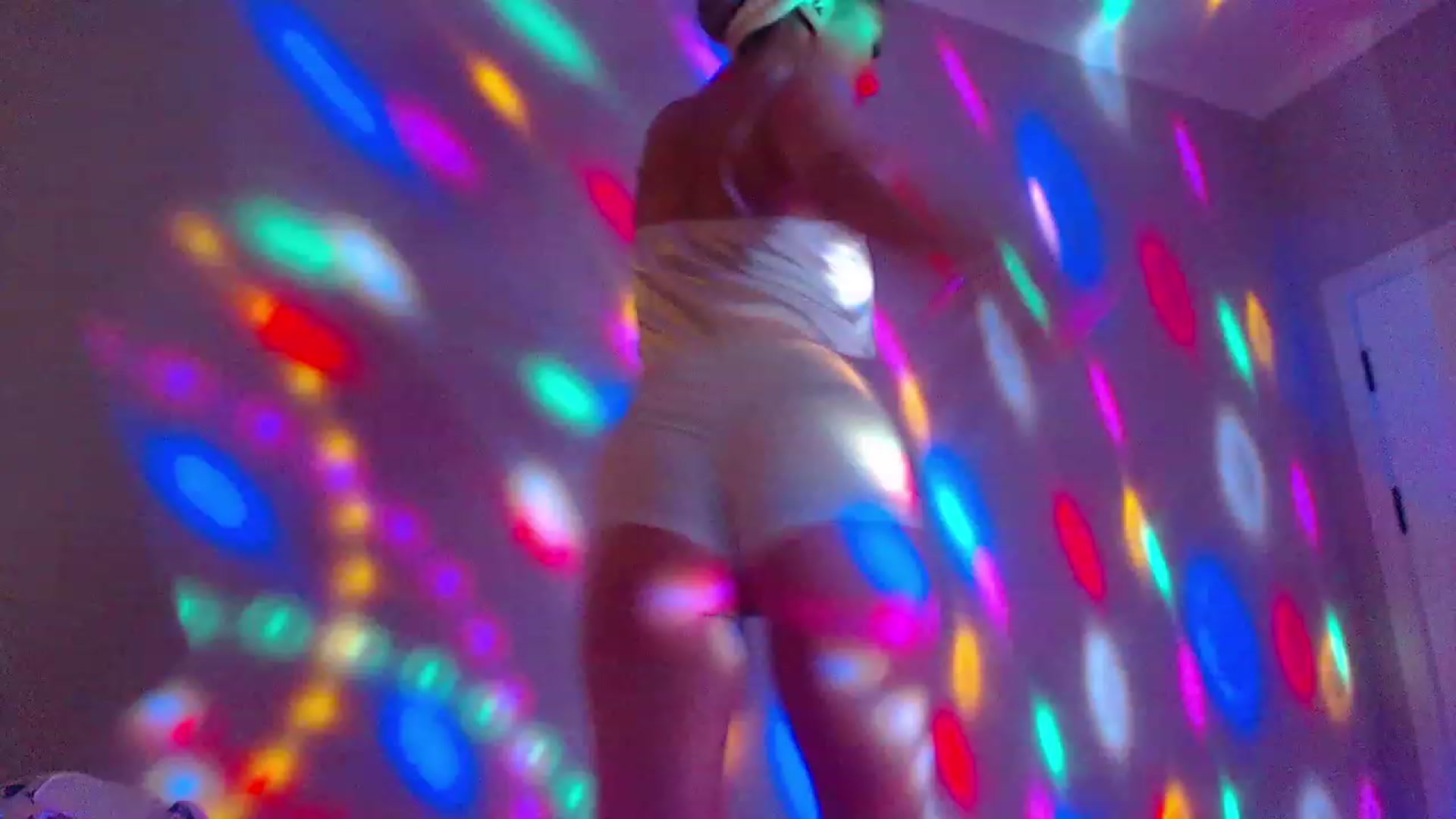Gallery image thumbnail from MiraKyong's myfreecams stream on, 03/17/2024, 06:57 image 12 of 20