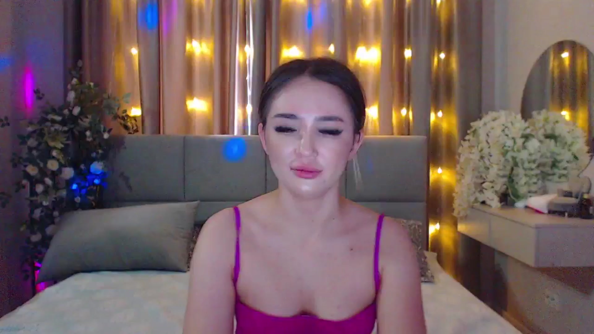 Gallery image thumbnail from MiraKyong's myfreecams stream on, 03/20/2024, 06:31 image 1 of 20