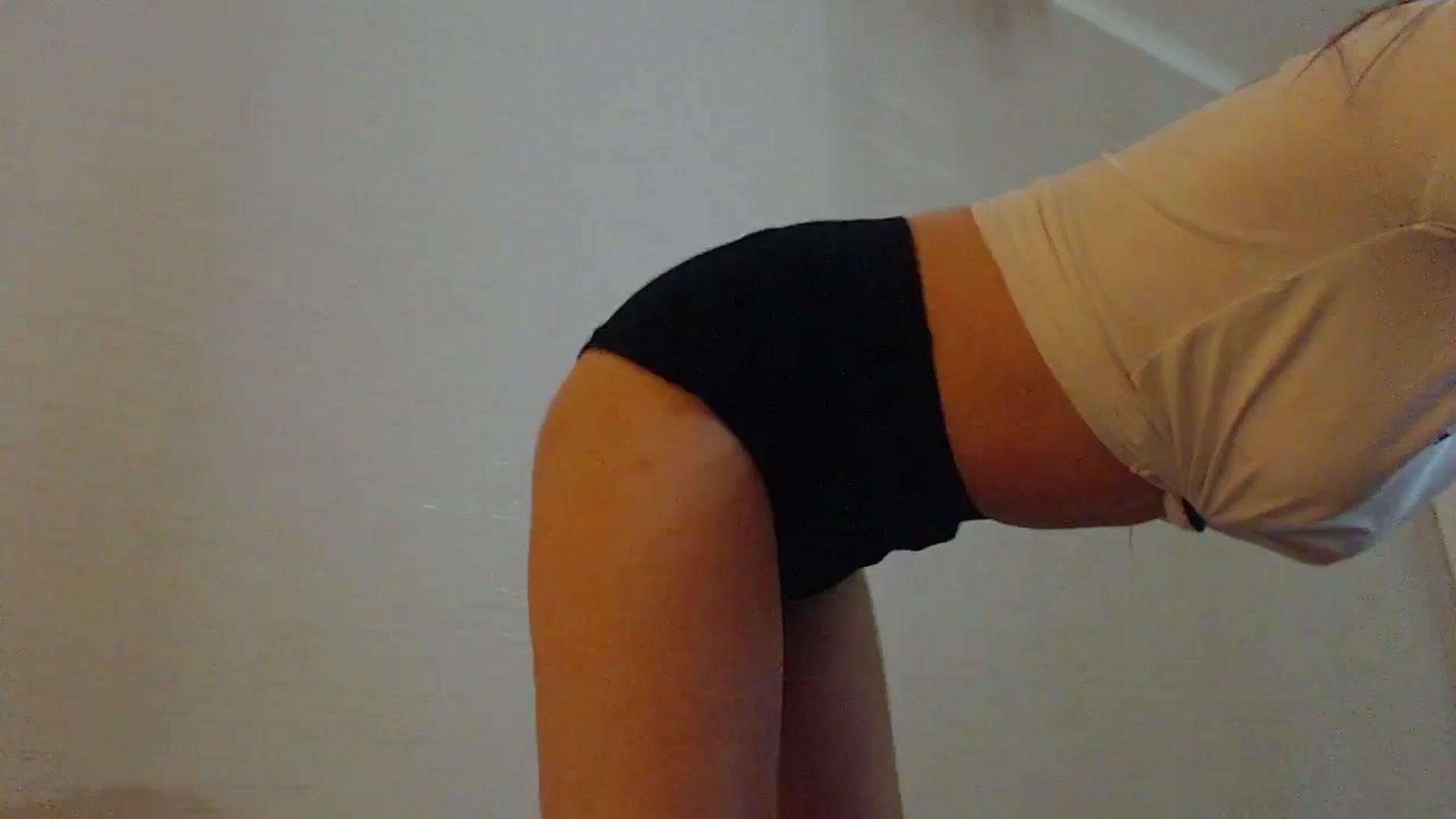 Gallery image thumbnail from MiraKyong's myfreecams stream on, 03/24/2024, 03:04 image 5 of 20