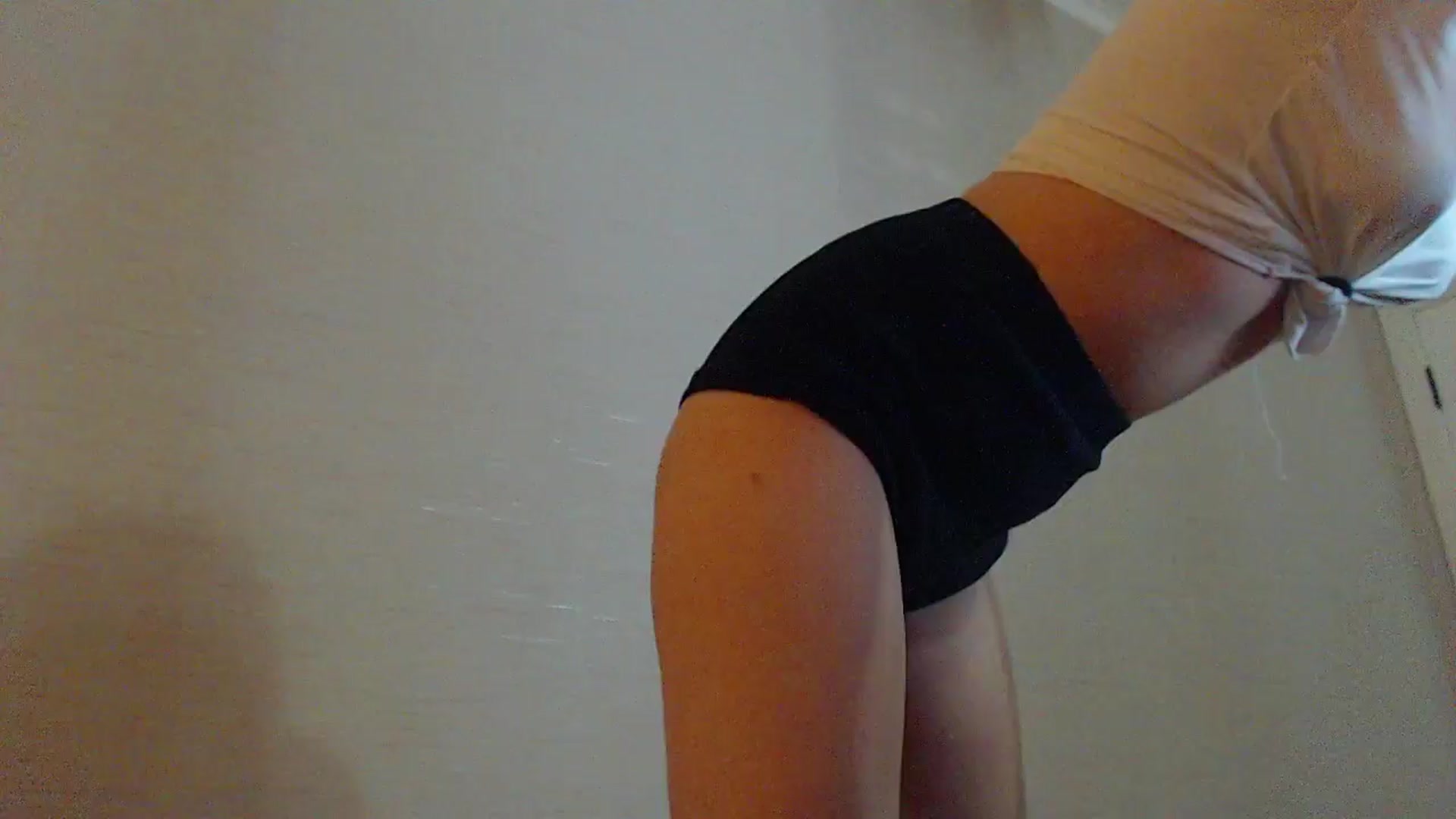 Gallery image thumbnail from MiraKyong's myfreecams stream on, 03/24/2024, 03:04 image 4 of 20
