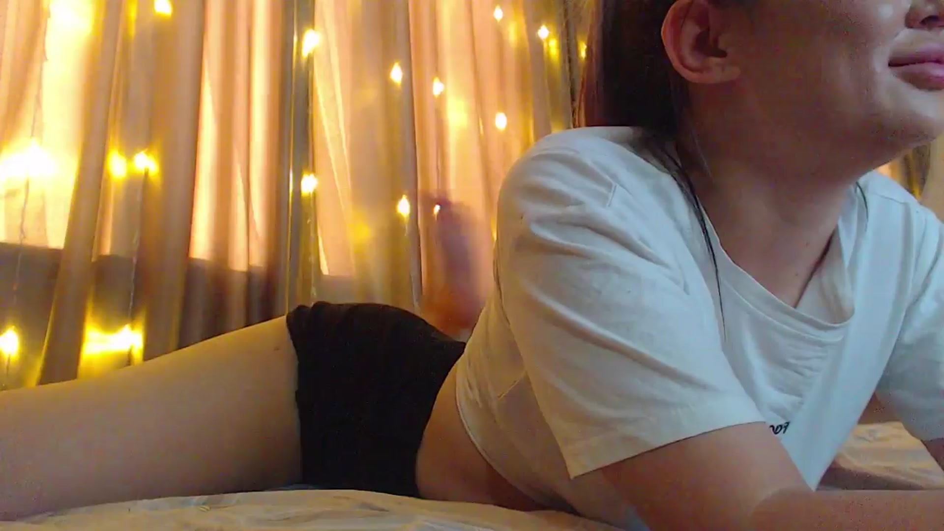 Gallery image thumbnail from MiraKyong's myfreecams stream on, 03/24/2024, 03:04 image 20 of 20