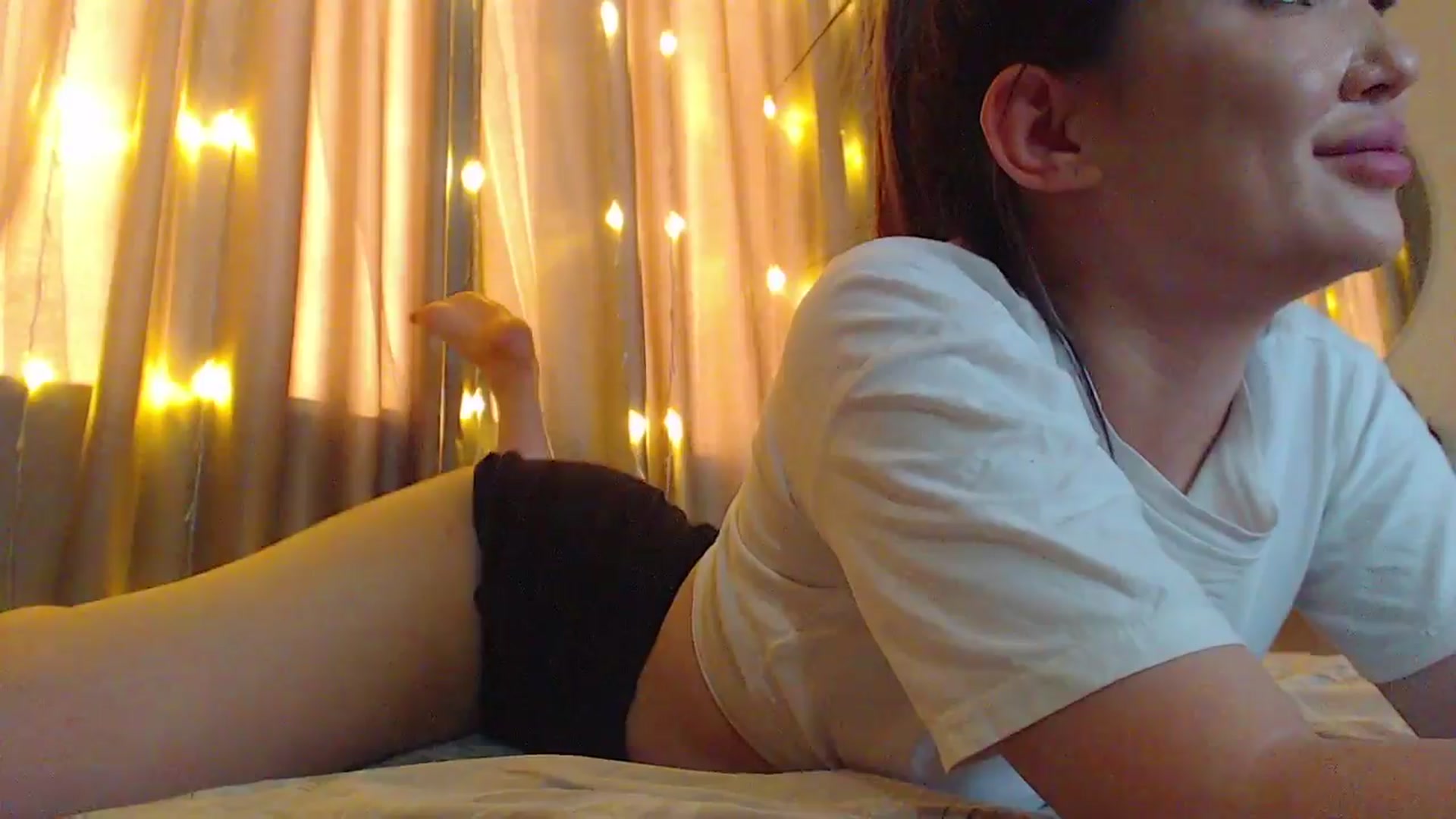 Gallery image thumbnail from MiraKyong's myfreecams stream on, 03/24/2024, 03:04 image 15 of 20