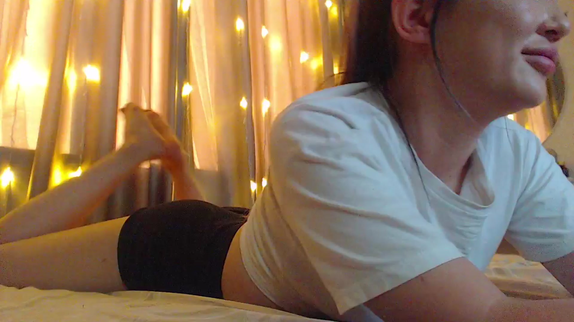 Gallery image thumbnail from MiraKyong's myfreecams stream on, 03/24/2024, 03:17 image 16 of 20