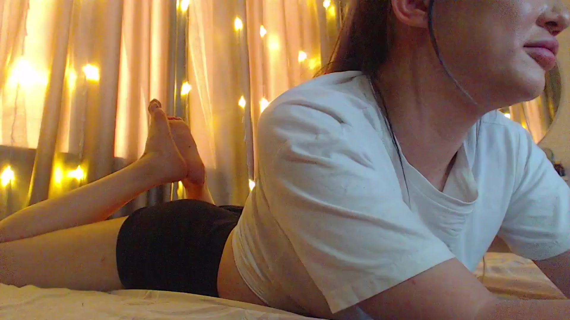 Gallery image thumbnail from MiraKyong's myfreecams stream on, 03/24/2024, 03:17 image 11 of 20