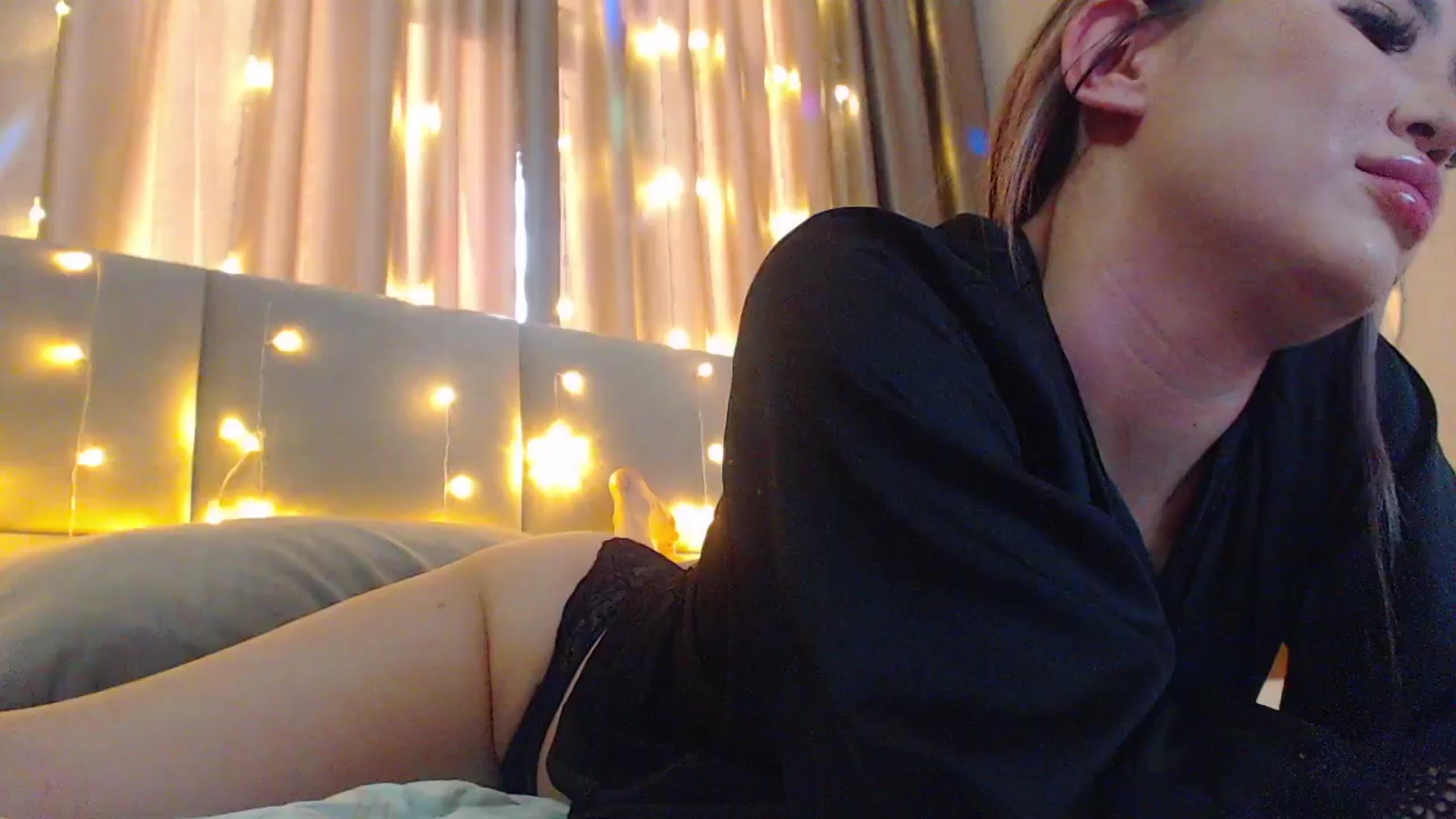 Gallery image thumbnail from MiraKyong's myfreecams stream on, 03/26/2024, 04:02 image 17 of 20