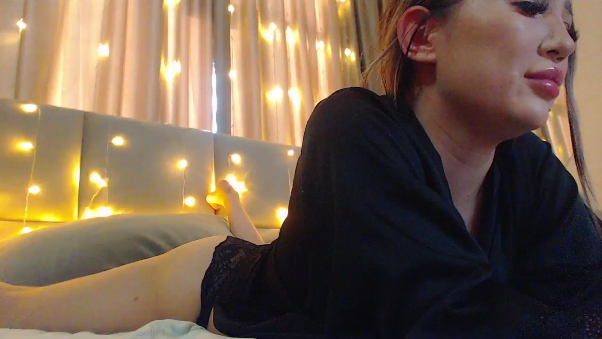 Gallery image thumbnail from MiraKyong's myfreecams stream on, 03/26/2024, 04:02 image 19 of 20