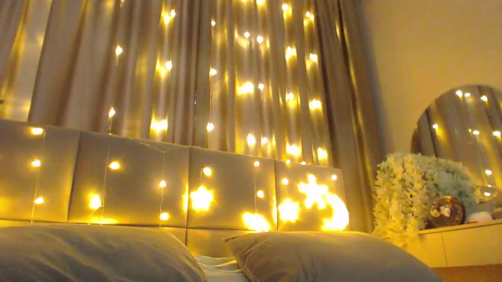 Gallery image thumbnail from MiraKyong's myfreecams stream on, 03/27/2024, 07:19 image 12 of 20