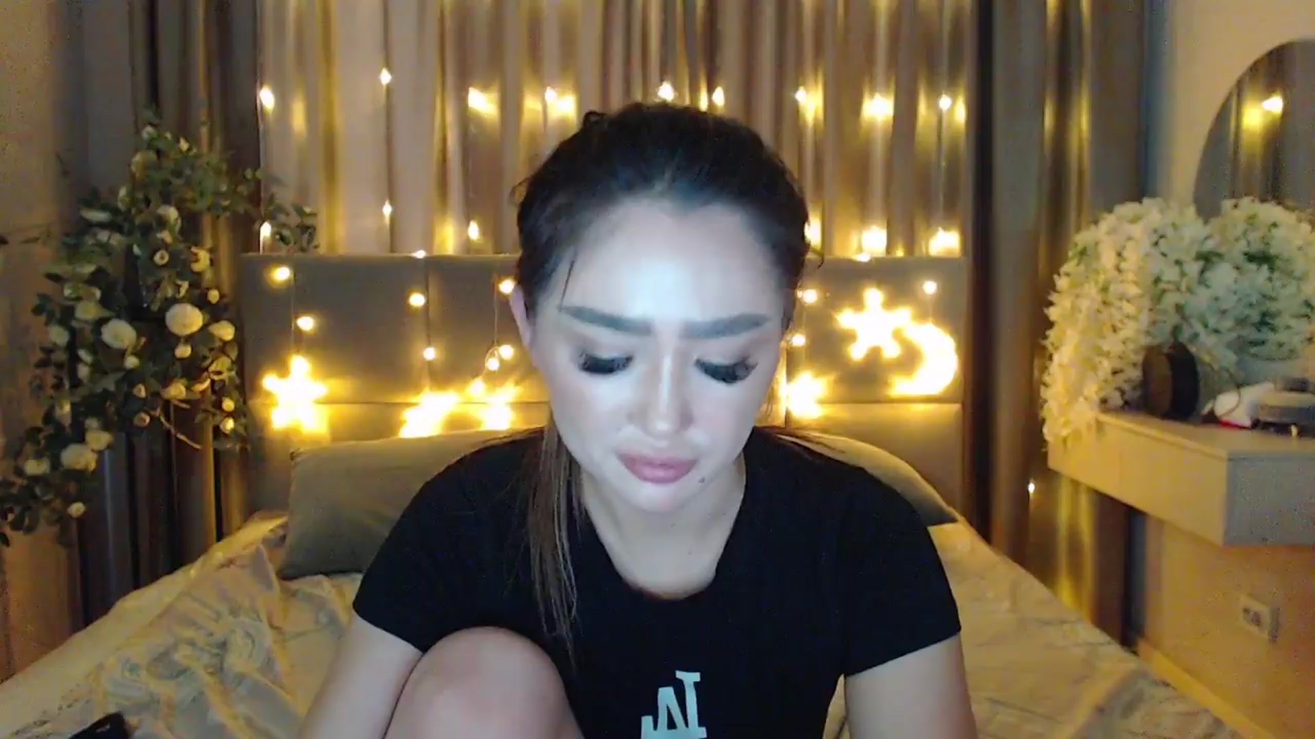 Gallery image thumbnail from MiraKyong's myfreecams stream on, 03/29/2024, 07:05 image 12 of 20