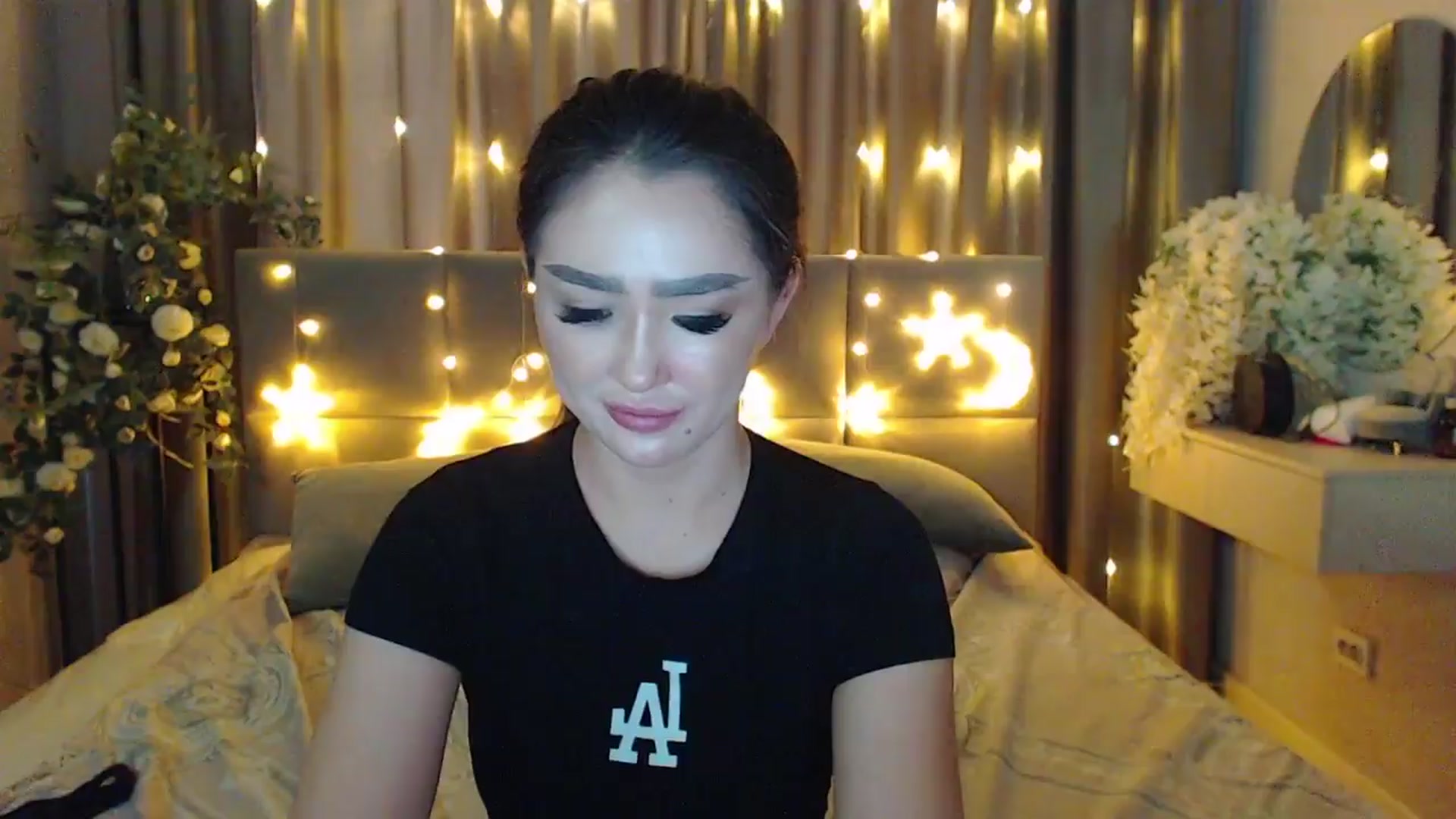Gallery image thumbnail from MiraKyong's myfreecams stream on, 03/29/2024, 07:05 image 20 of 20