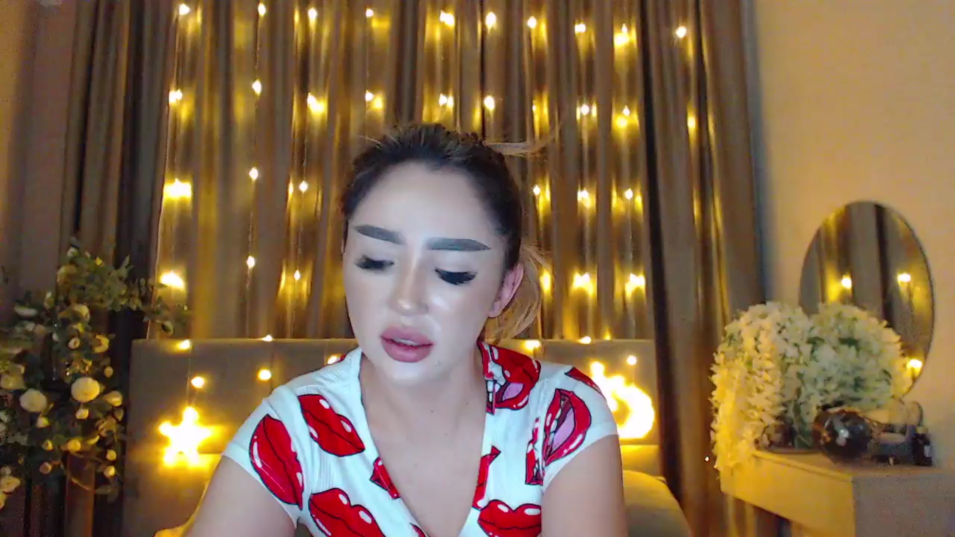 Gallery image thumbnail from MiraKyong's myfreecams stream on, 03/31/2024, 03:22 image 1 of 20
