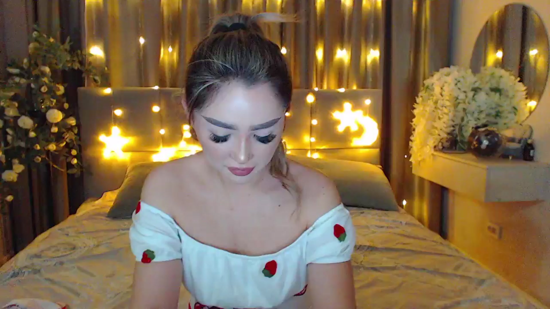 Gallery image thumbnail from MiraKyong's myfreecams stream on, 03/31/2024, 03:22 image 5 of 20