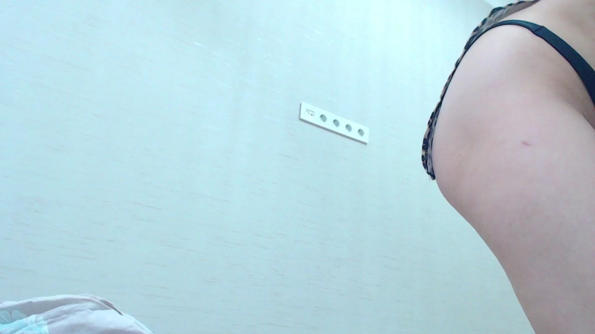 Gallery image thumbnail from MiraKyong's myfreecams stream on, 04/02/2024, 04:33 image 16 of 20