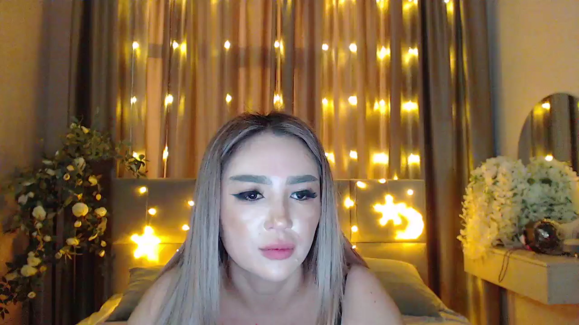 Gallery image thumbnail from MiraKyong's myfreecams stream on, 04/04/2024, 01:55 image 20 of 20
