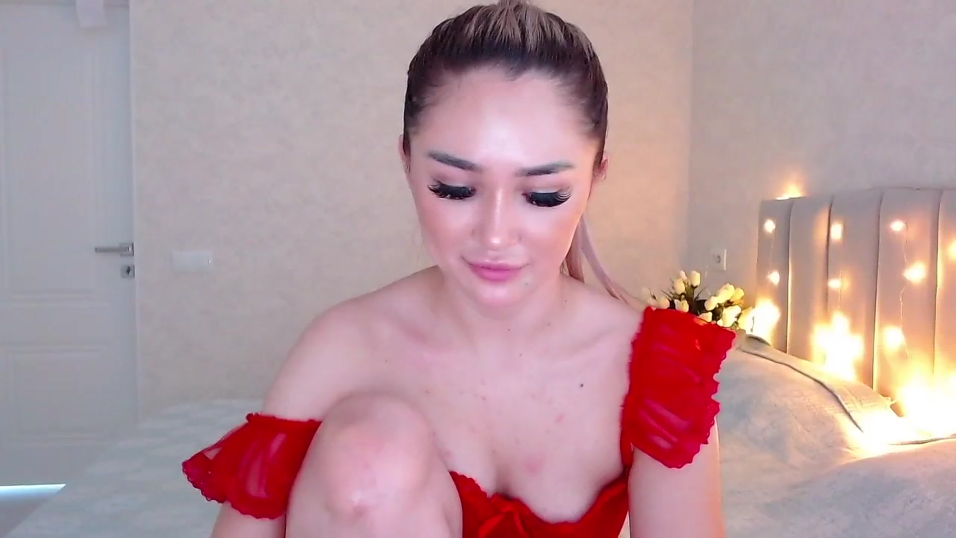 Gallery image thumbnail from MiraKyong's myfreecams stream on, 04/16/2024, 07:02 image 13 of 20
