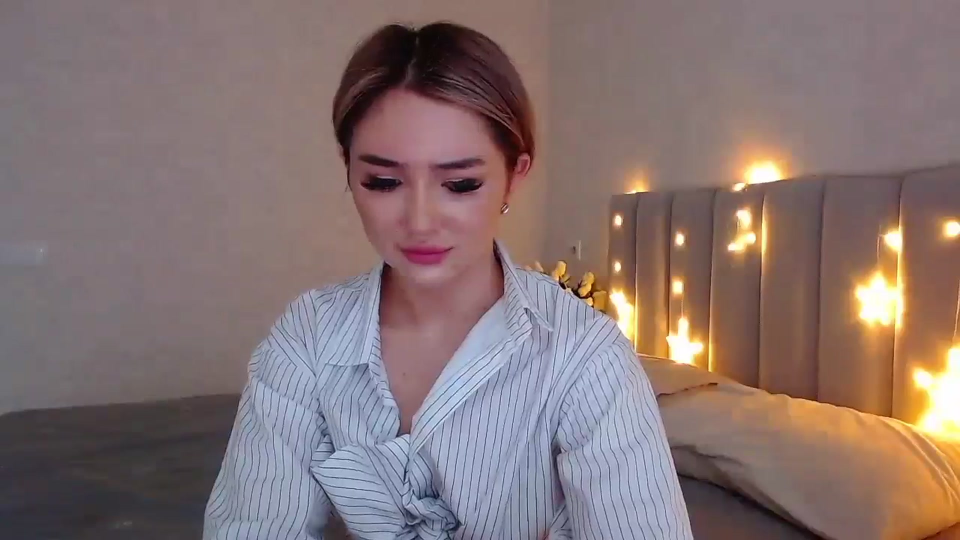 Gallery image thumbnail from MiraKyong's myfreecams stream on, 05/02/2024, 04:33 image 2 of 20