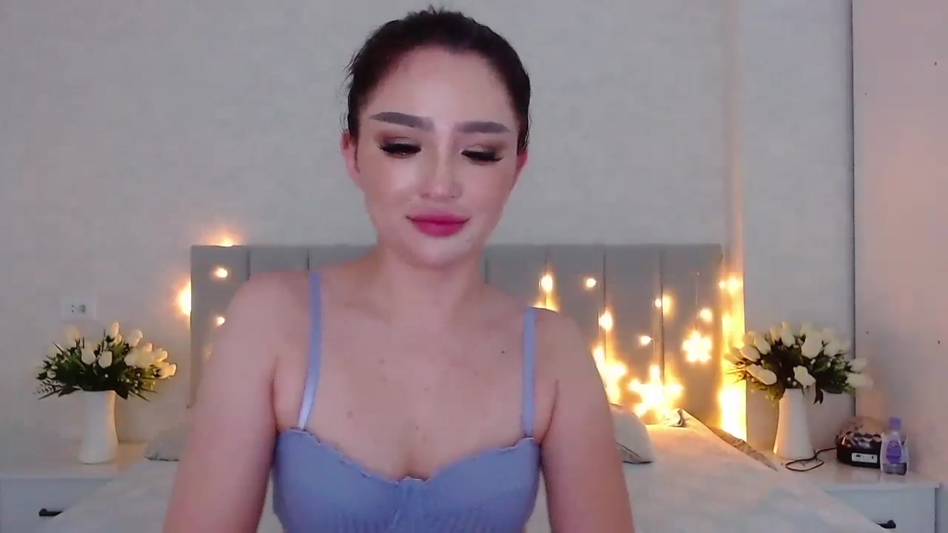 Gallery image thumbnail from MiraKyong's myfreecams stream on, 05/08/2024, 02:01 image 14 of 20