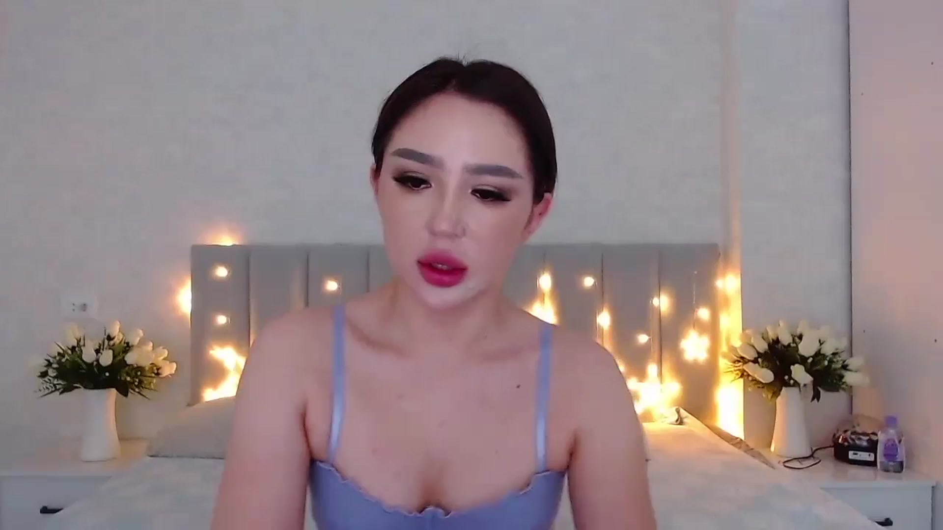 Gallery image thumbnail from MiraKyong's myfreecams stream on, 05/08/2024, 02:01 image 1 of 20