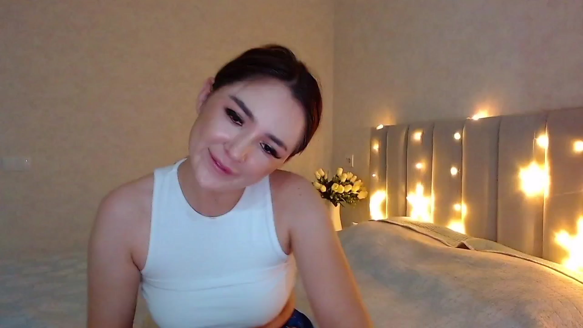 Gallery image thumbnail from MiraKyong's myfreecams stream on, 05/26/2024, 01:29 image 4 of 20