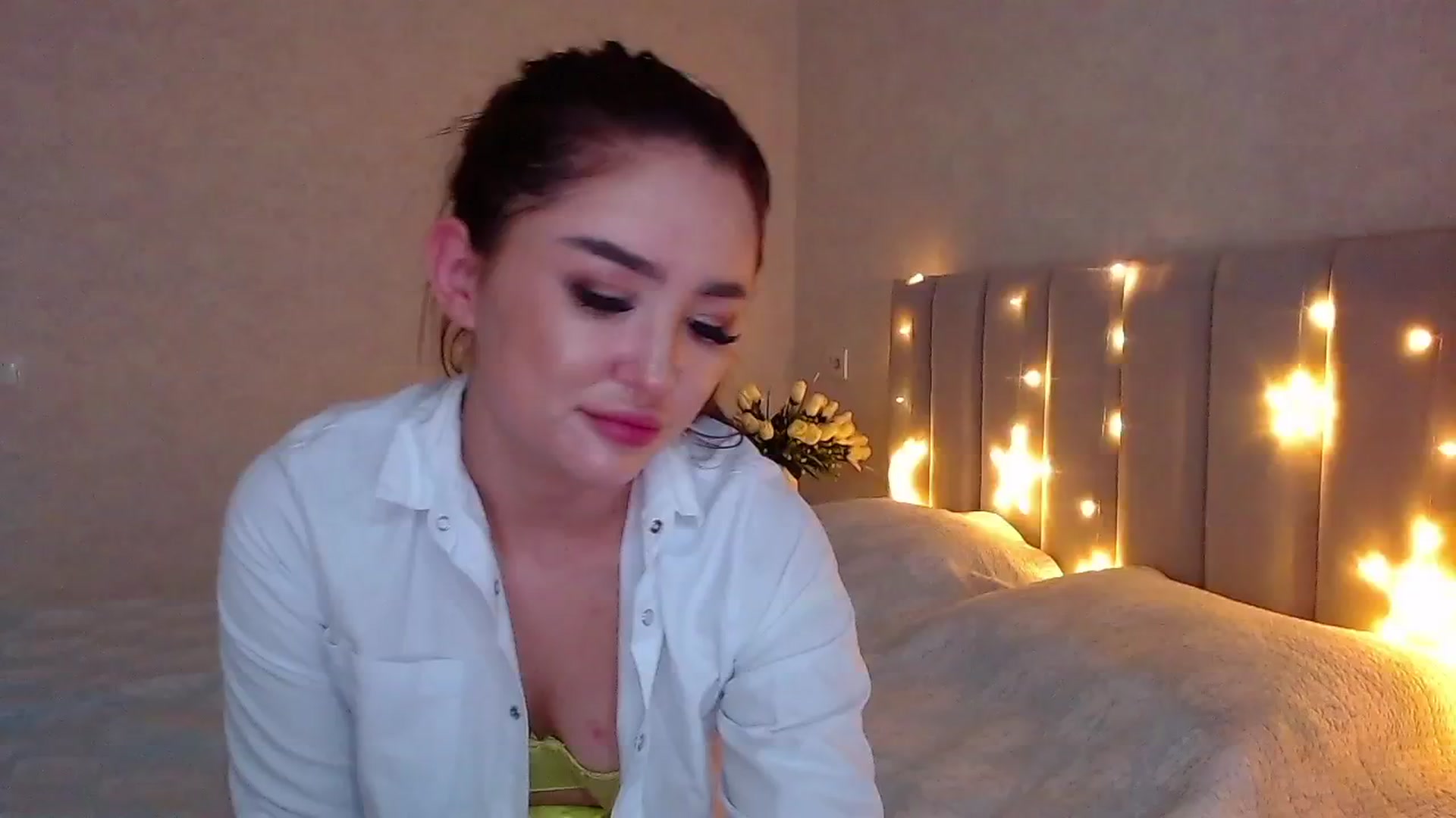 Gallery image thumbnail from MiraKyong's myfreecams stream on, 06/05/2024, 07:04 image 7 of 20