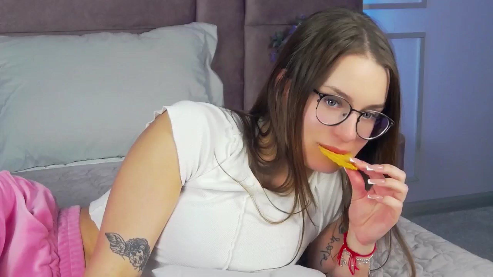 Gallery image thumbnail from MiraMauer's myfreecams stream on, 11/02/2024, 19:05 image 10 of 20