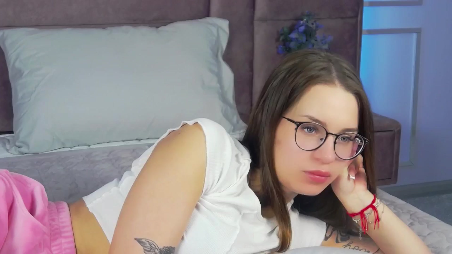 Gallery image thumbnail from MiraMauer's myfreecams stream on, 11/02/2024, 19:05 image 13 of 20