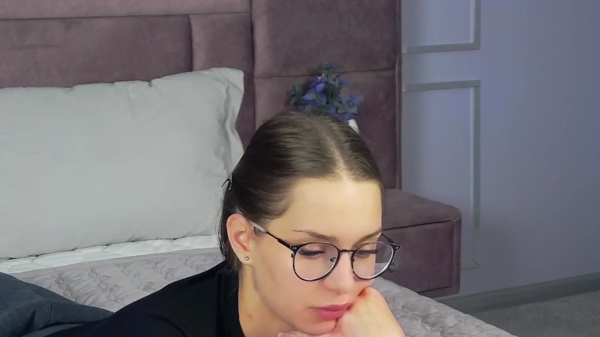 Gallery image thumbnail from MiraMauer's myfreecams stream on, 11/04/2024, 17:27 image 7 of 20
