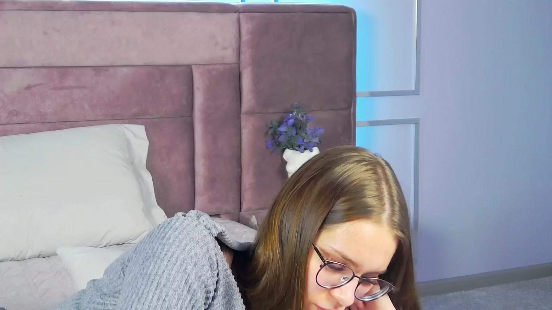 Gallery image thumbnail from MiraMauer's myfreecams stream on, 11/05/2024, 16:46 image 5 of 20
