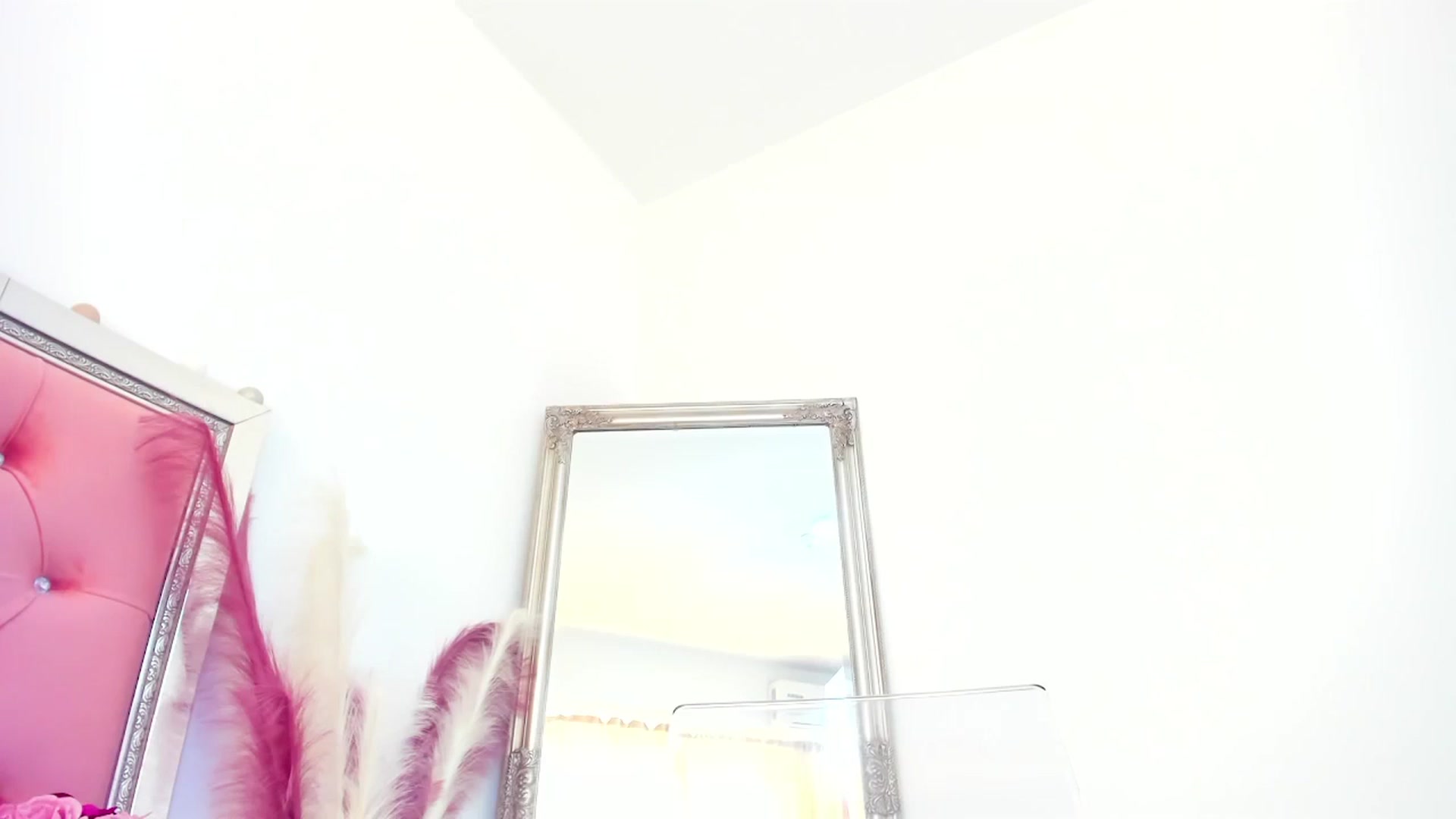 Gallery image thumbnail from MiraWonder's myfreecams stream on, 01/11/2024, 10:21 image 19 of 20