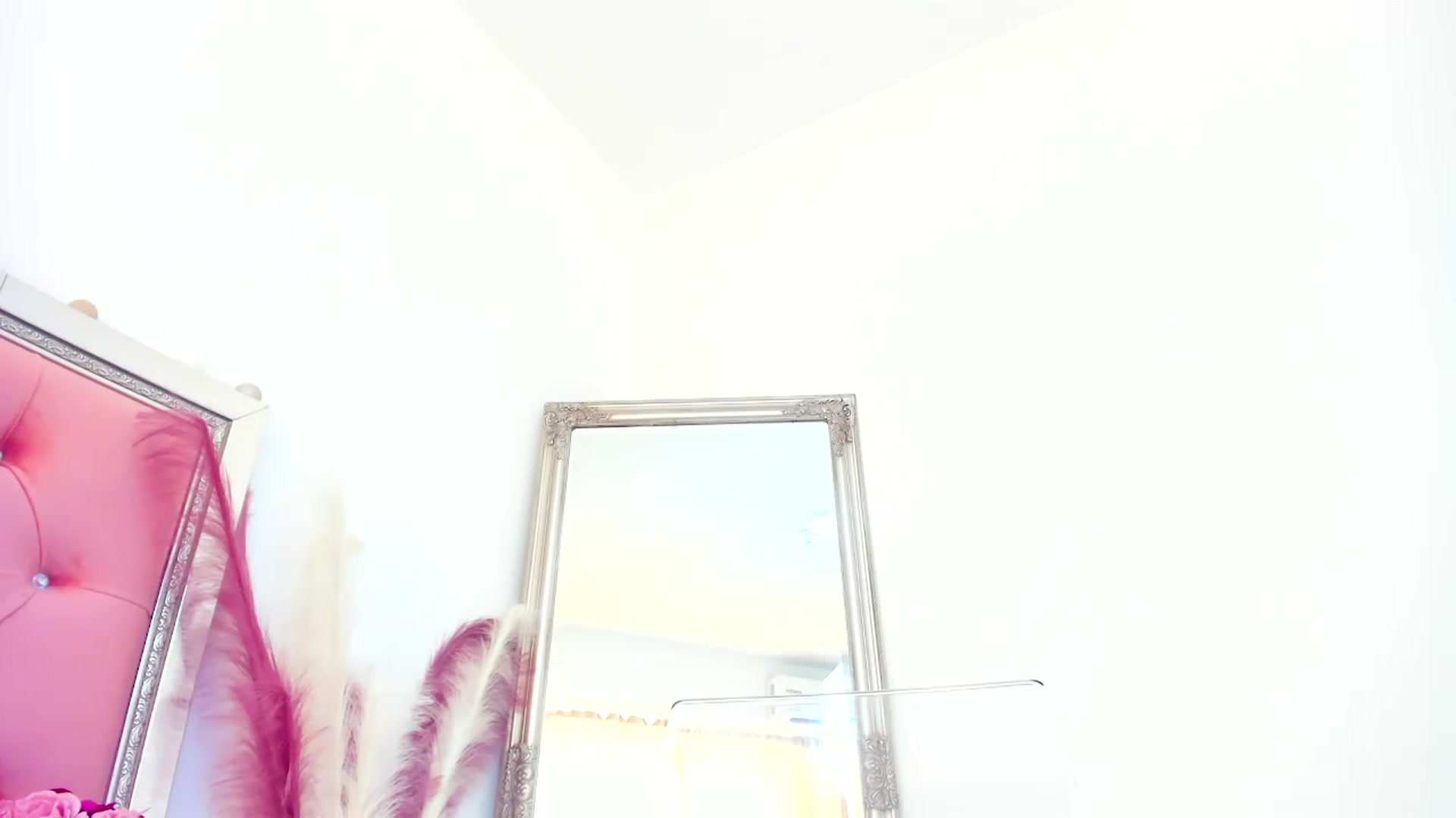 Gallery image thumbnail from MiraWonder's myfreecams stream on, 01/11/2024, 10:21 image 17 of 20