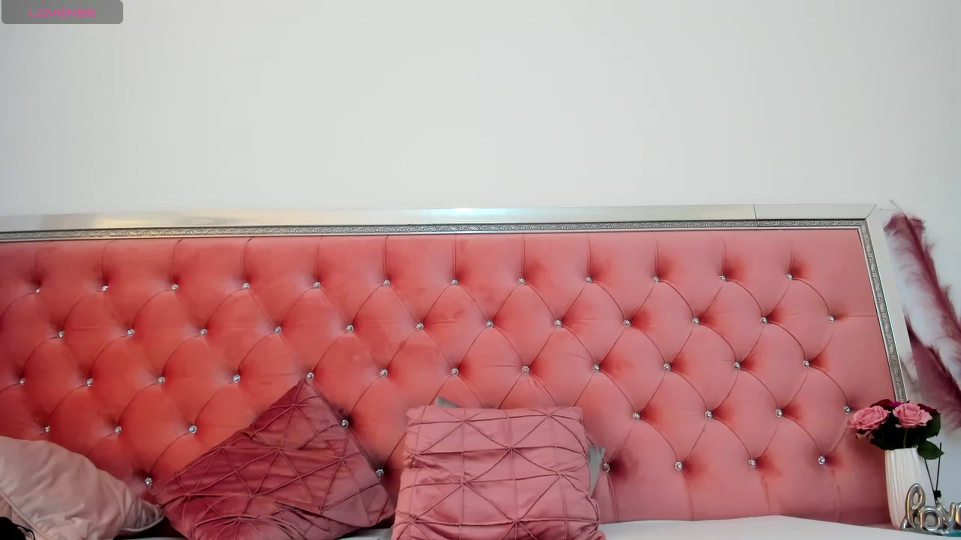 Gallery image thumbnail from MiraWonder's myfreecams stream on, 02/19/2024, 13:17 image 16 of 20