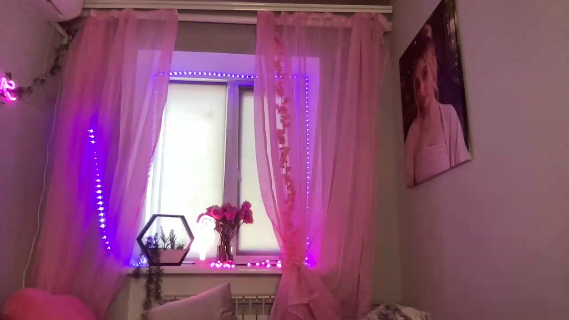 Gallery image thumbnail from Mira_Satin's myfreecams stream on, 08/19/2026, 11:41 image 17 of 20