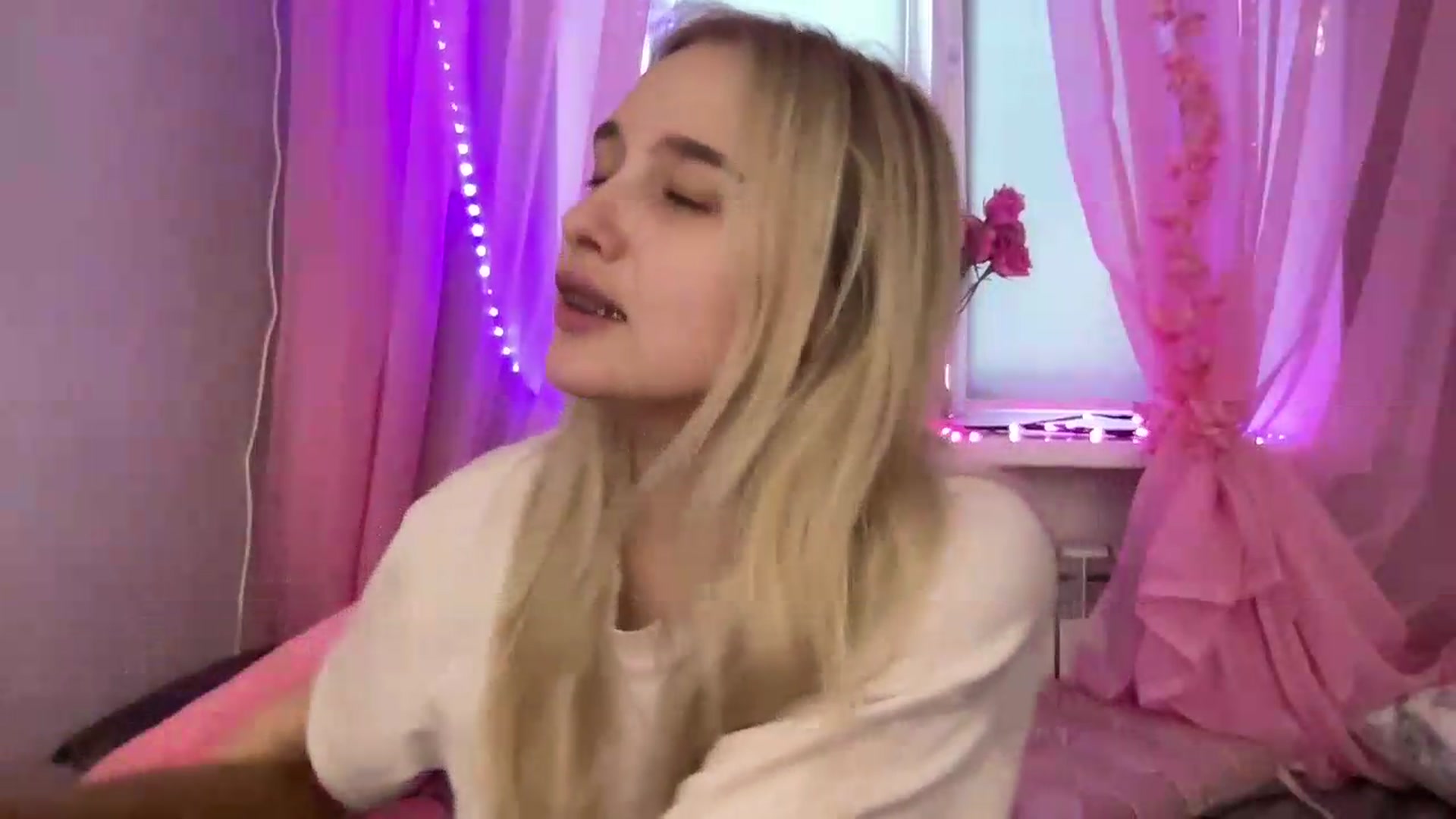 Gallery image thumbnail from Mira_Satin's myfreecams stream on, 08/19/2026, 15:26 image 3 of 20