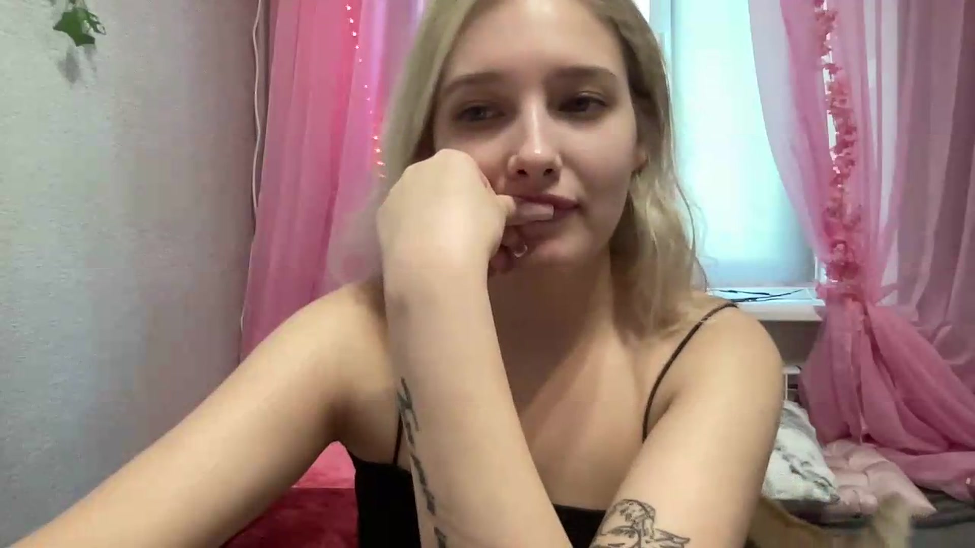 Gallery image thumbnail from Mira_Satin's myfreecams stream on, 08/20/2026, 08:34 image 2 of 20