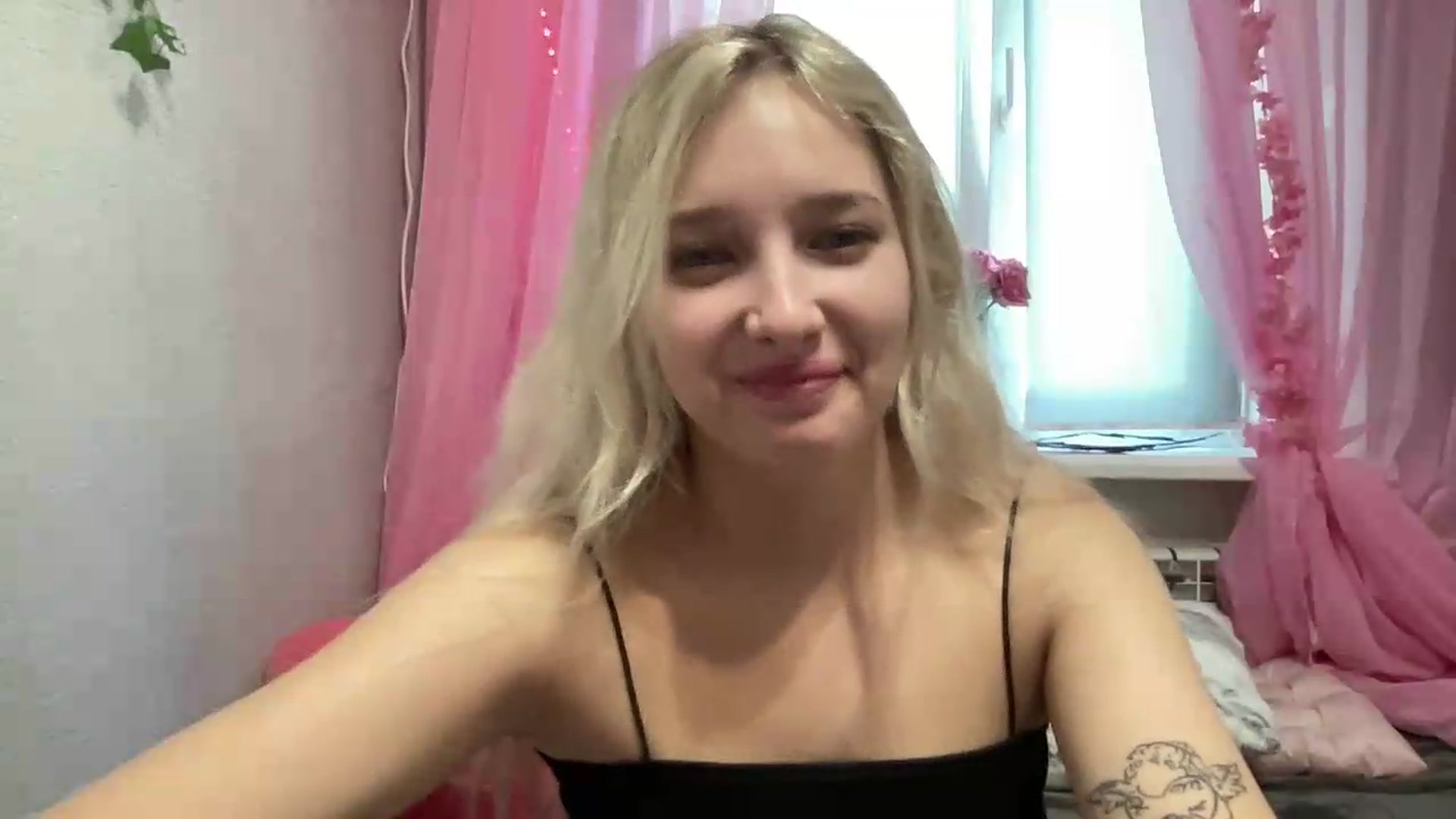 Gallery image thumbnail from Mira_Satin's myfreecams stream on, 08/20/2026, 08:34 image 4 of 20