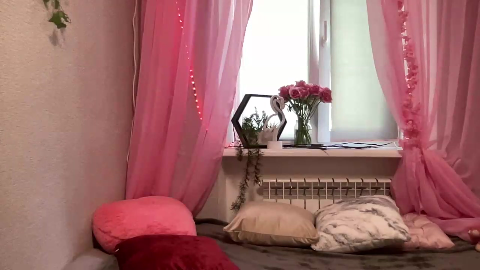 Gallery image thumbnail from Mira_Satin's myfreecams stream on, 08/20/2026, 08:34 image 5 of 20
