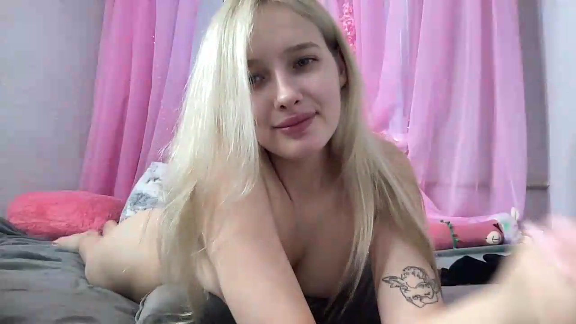 Gallery image thumbnail from Mira_Satin's myfreecams stream on, 08/20/2026, 12:05 image 9 of 20