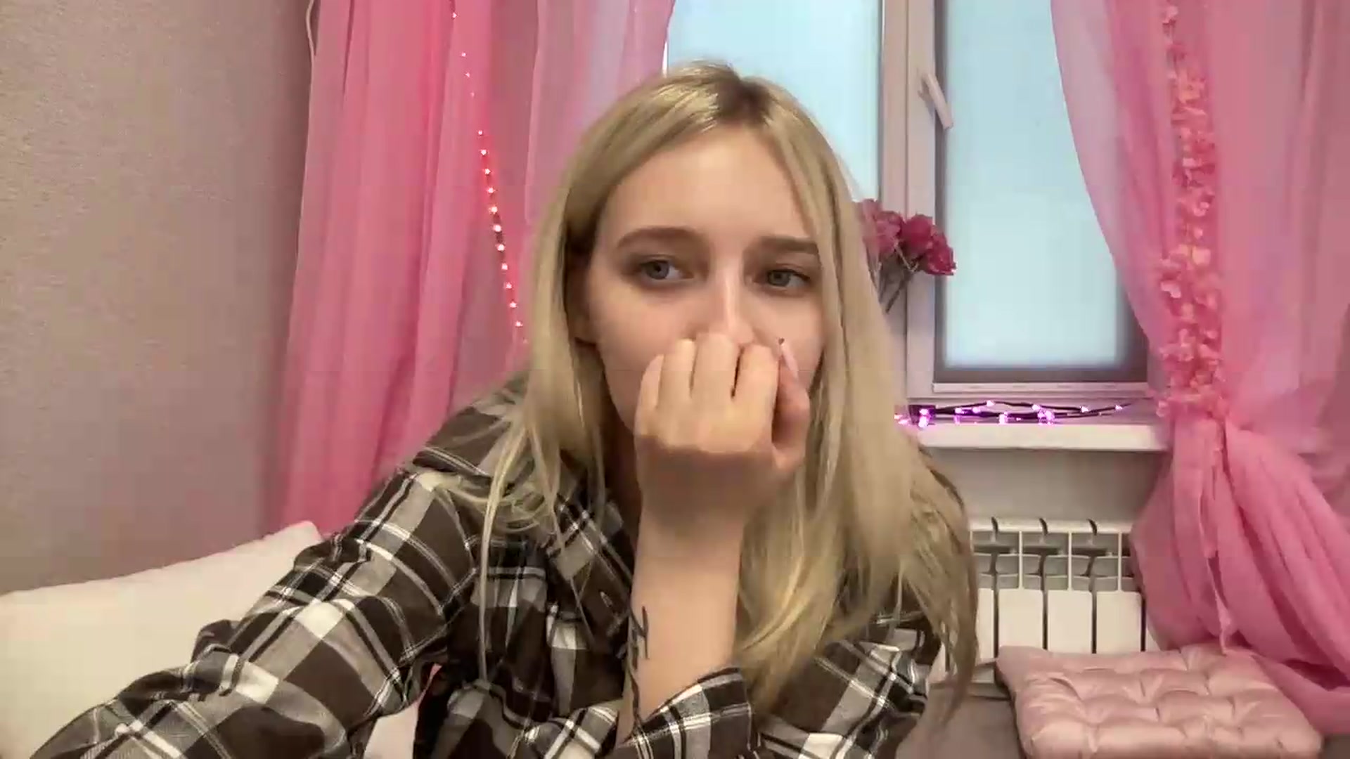 Gallery image thumbnail from Mira_Satin's myfreecams stream on, 08/20/2026, 14:49 image 10 of 20