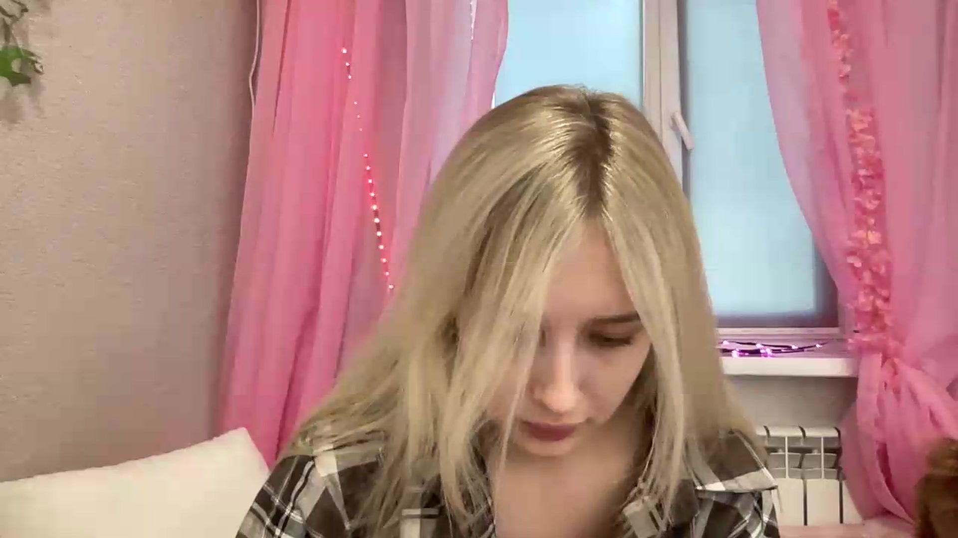 Gallery image thumbnail from Mira_Satin's myfreecams stream on, 08/20/2026, 14:49 image 18 of 20