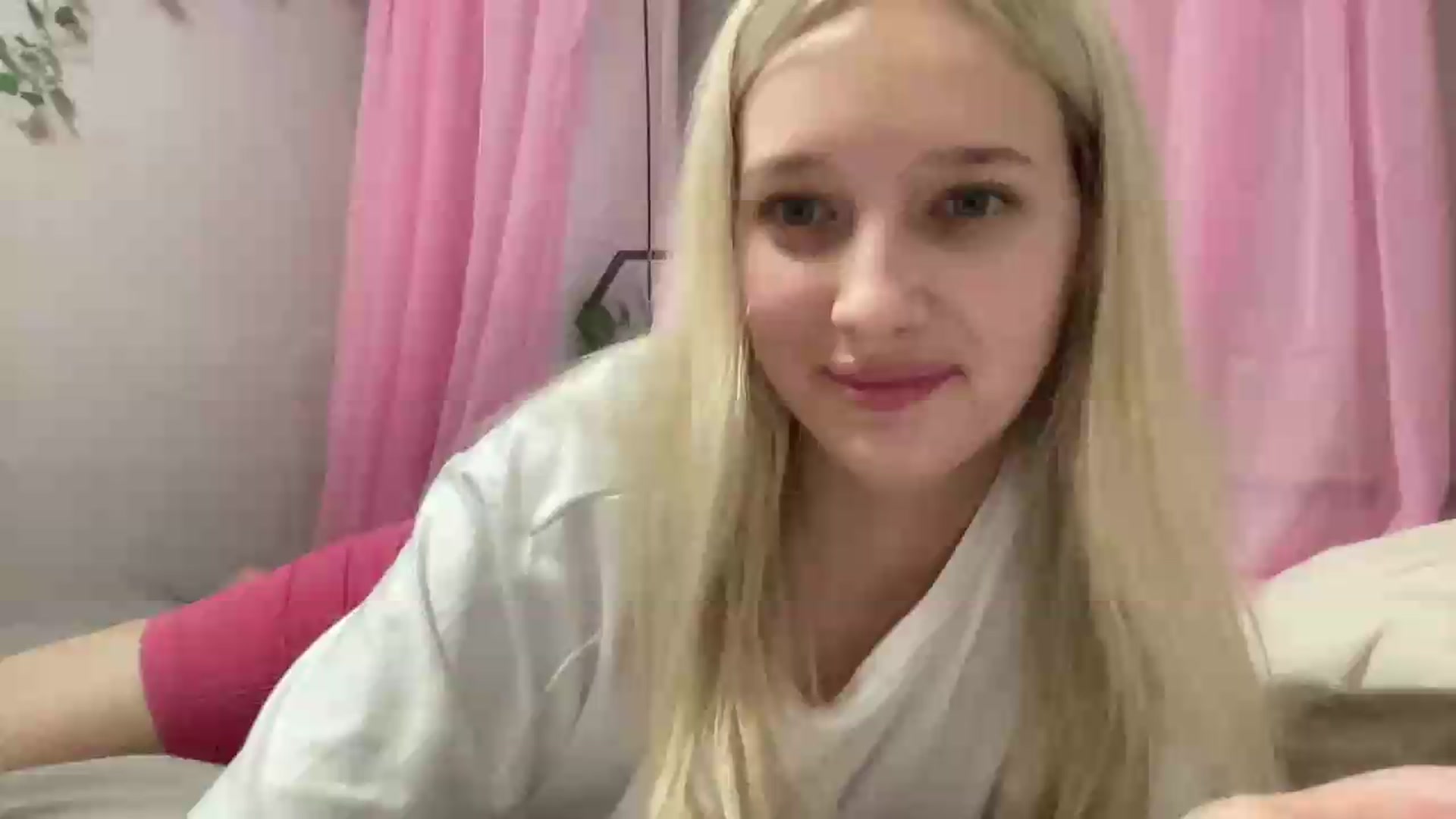 Gallery image thumbnail from Mira_Satin's myfreecams stream on, 08/20/2026, 20:21 image 7 of 20