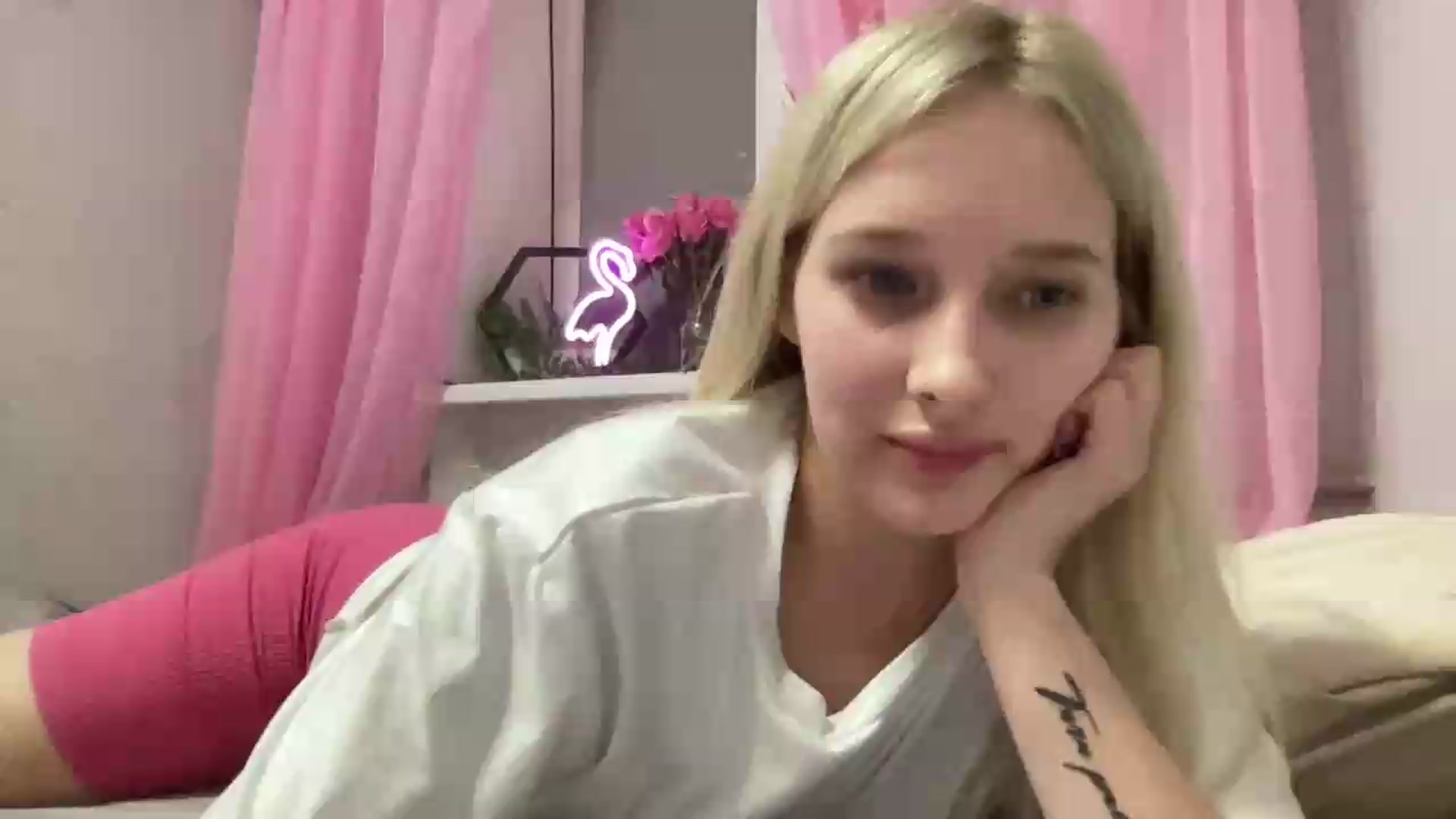 Gallery image thumbnail from Mira_Satin's myfreecams stream on, 08/20/2026, 20:21 image 1 of 20