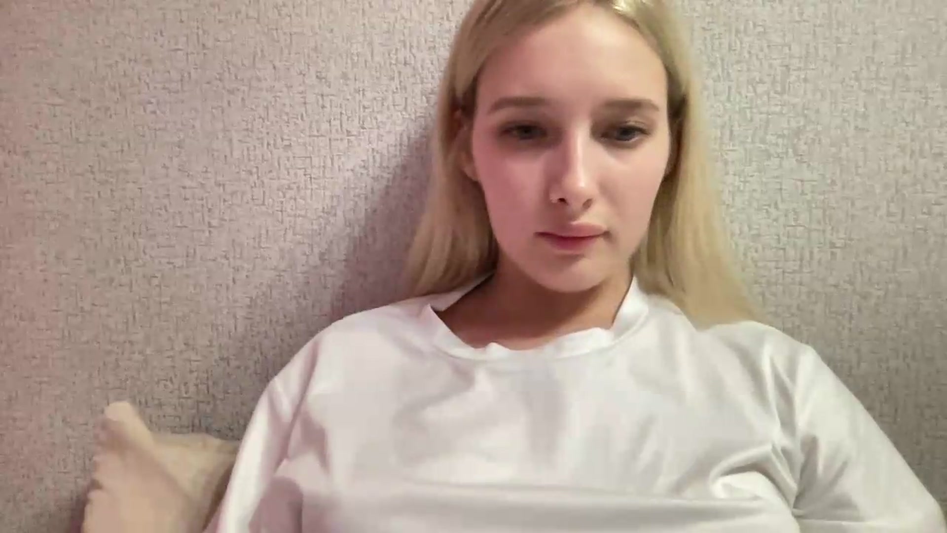 Gallery image thumbnail from Mira_Satin's myfreecams stream on, 08/20/2026, 20:21 image 17 of 20