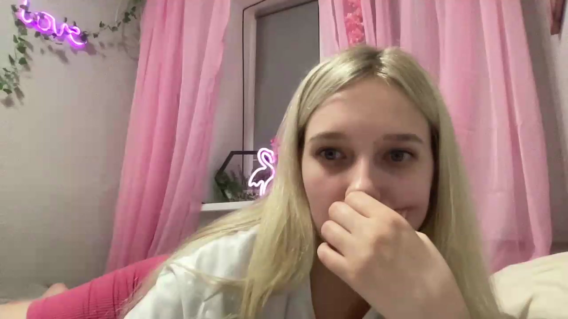 Gallery image thumbnail from Mira_Satin's myfreecams stream on, 08/20/2026, 20:21 image 14 of 20
