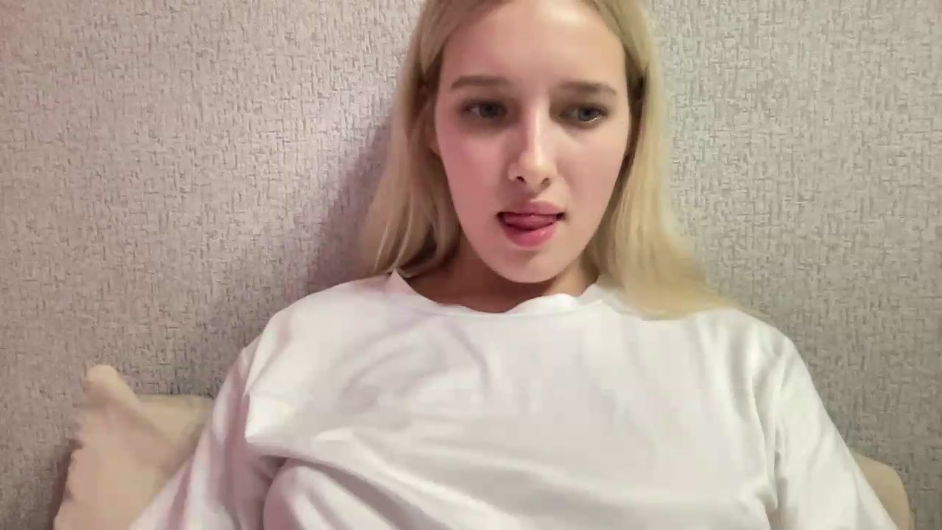 Gallery image thumbnail from Mira_Satin's myfreecams stream on, 08/20/2026, 20:21 image 19 of 20