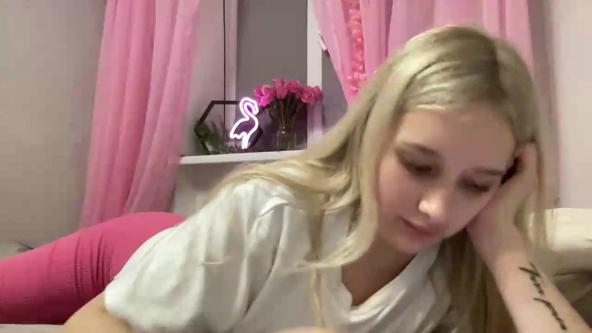 Gallery image thumbnail from Mira_Satin's myfreecams stream on, 08/20/2026, 20:21 image 4 of 20