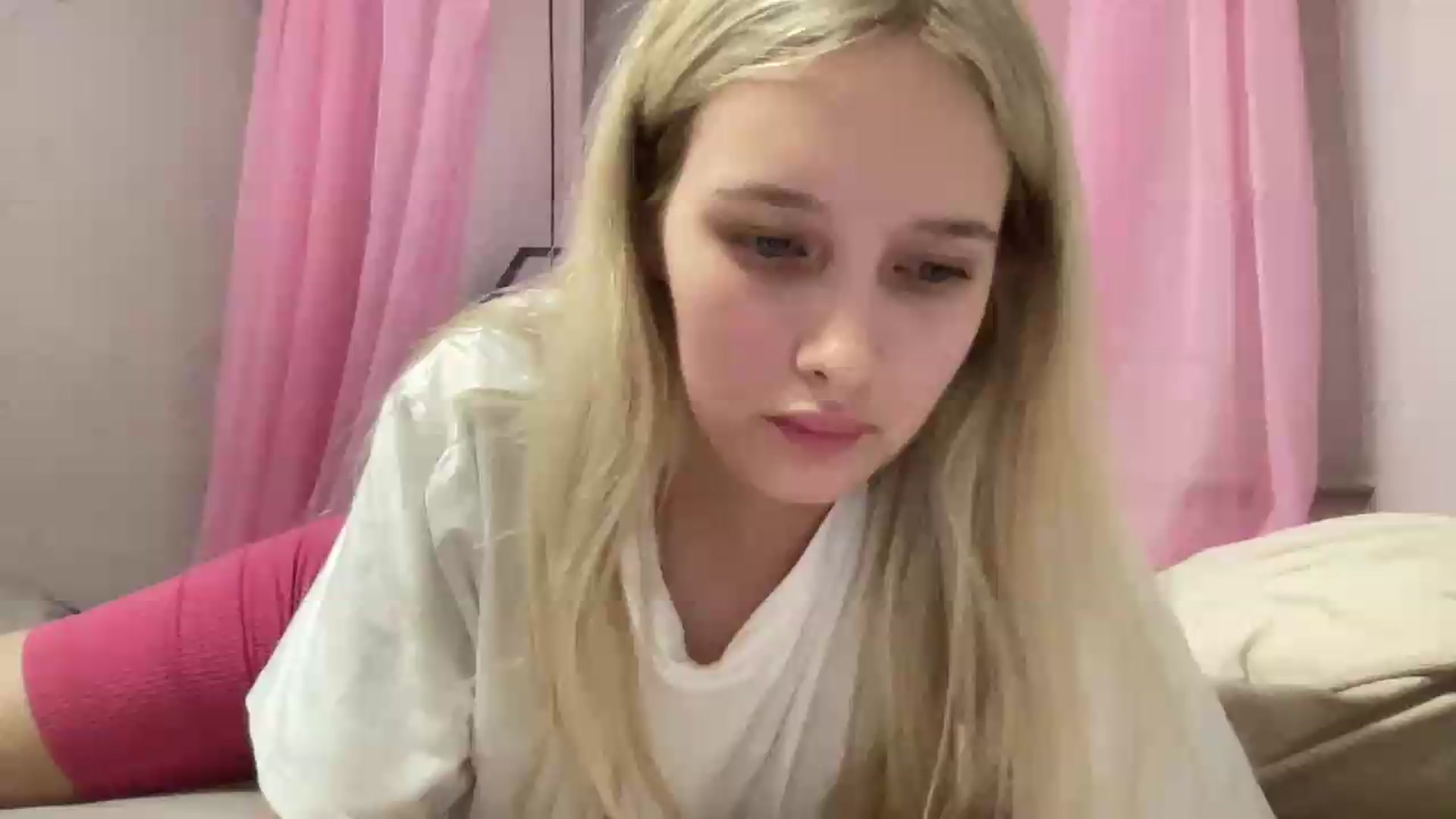 Gallery image thumbnail from Mira_Satin's myfreecams stream on, 08/20/2026, 20:21 image 2 of 20