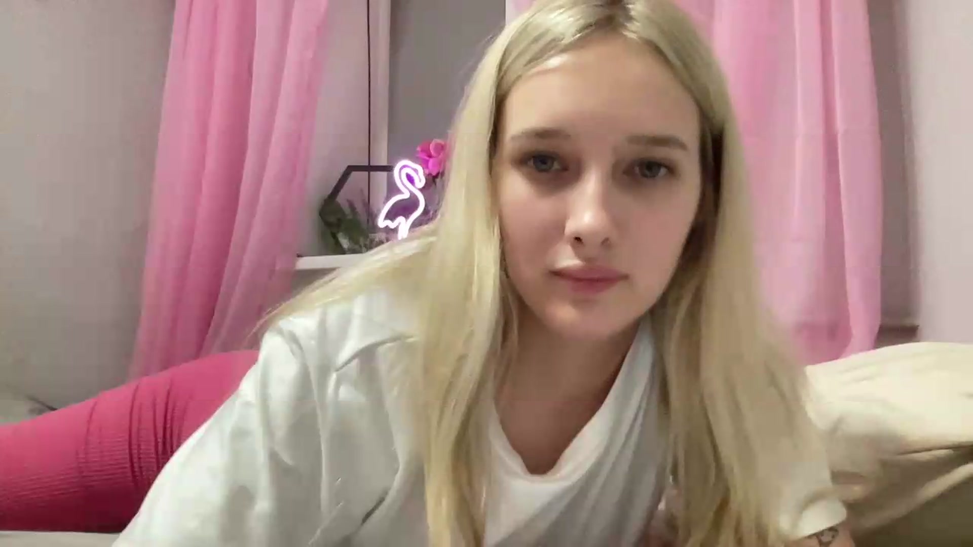 Gallery image thumbnail from Mira_Satin's myfreecams stream on, 08/20/2026, 20:21 image 3 of 20
