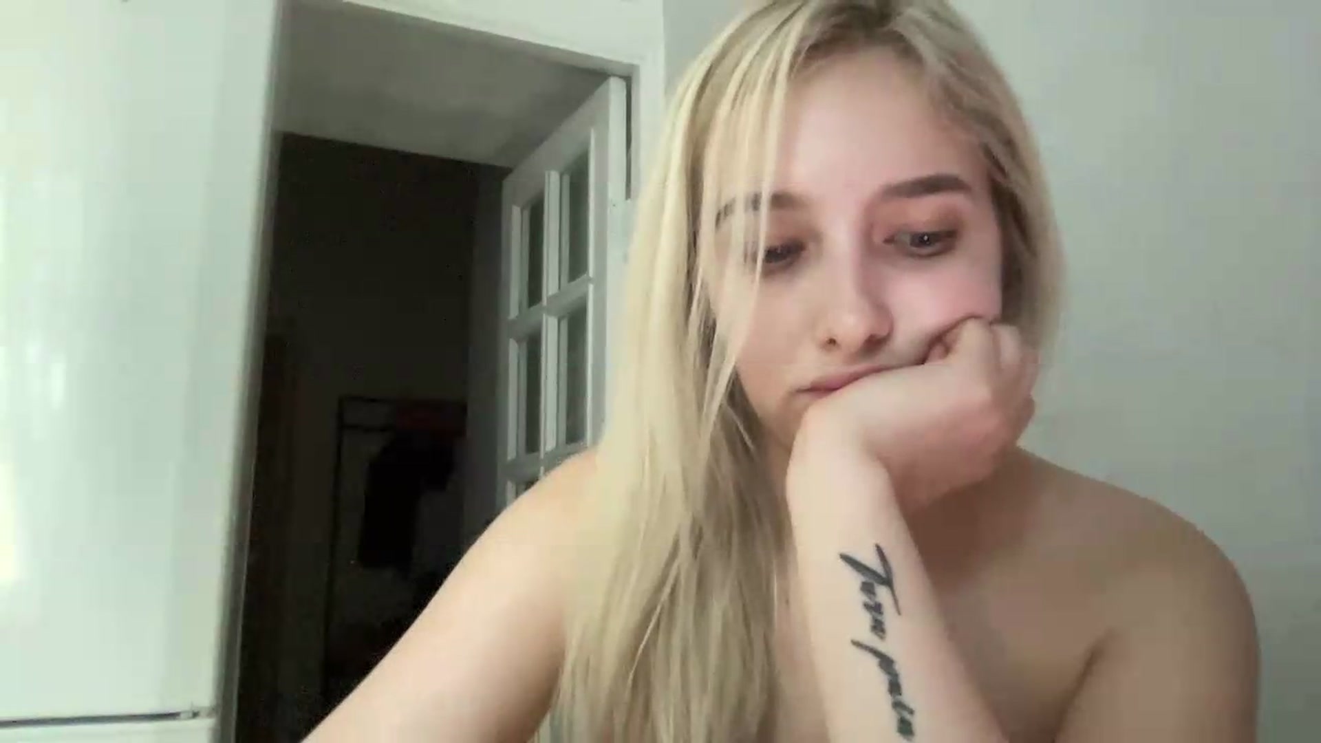 Gallery image thumbnail from Mira_Satin's myfreecams stream on, 08/21/2026, 12:44 image 2 of 20