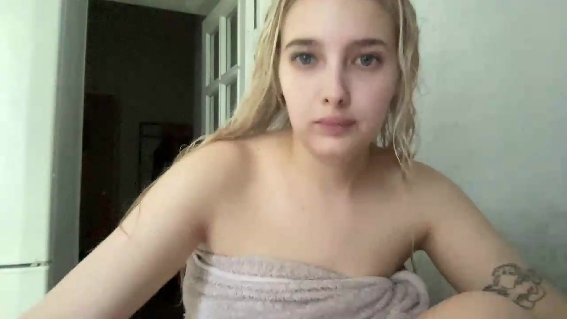 Gallery image thumbnail from Mira_Satin's myfreecams stream on, 08/21/2026, 13:29 image 12 of 20